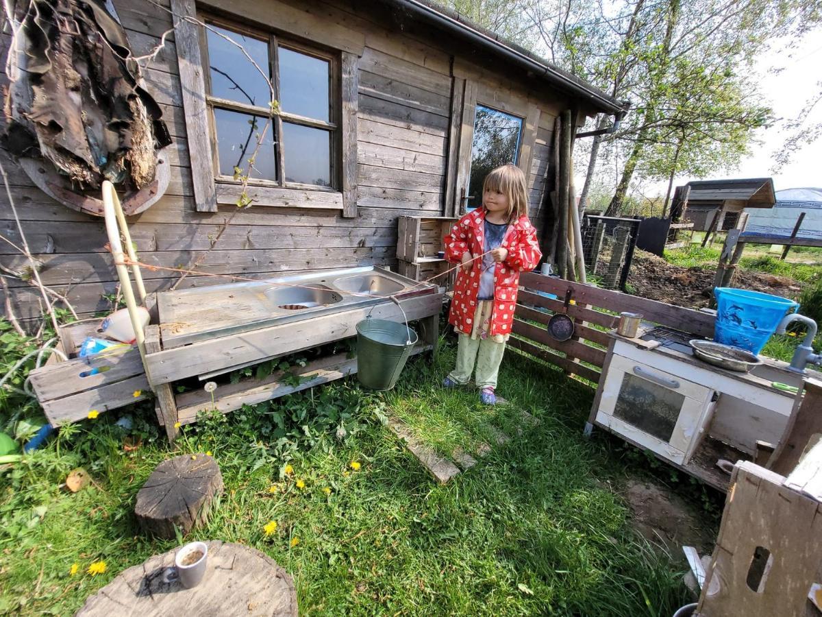 Slapen Tussen De Ezels In De Yurt Hotel Aarschot Exterior foto